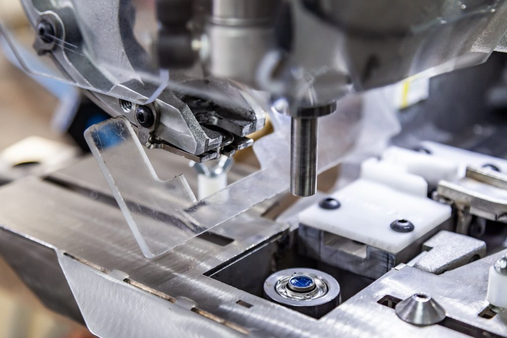 Eagle III IoT The Intelligent and Connected Grommeting machine